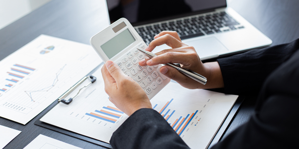 Simplifying Union Payroll Management With HCM Systems